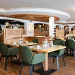 Sepp & Hannis Im Dorf Apart-hotel 4*