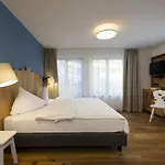 Sepp & Hannis Im Dorf 4*