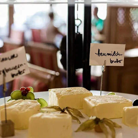 Sepp & Hannis Im Dorf Aparthotel