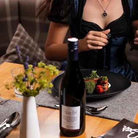 Sepp & Hannis Im Dorf Aparthotel 4*