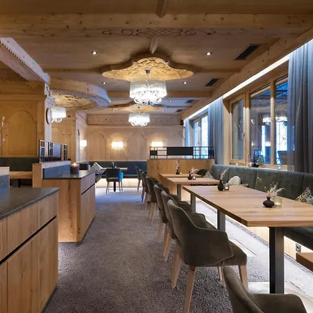 Aparthotel Sepp & Hannis Im Dorf 4*