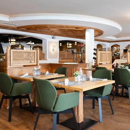 Sepp & Hannis Im Dorf Aparthotel 4*