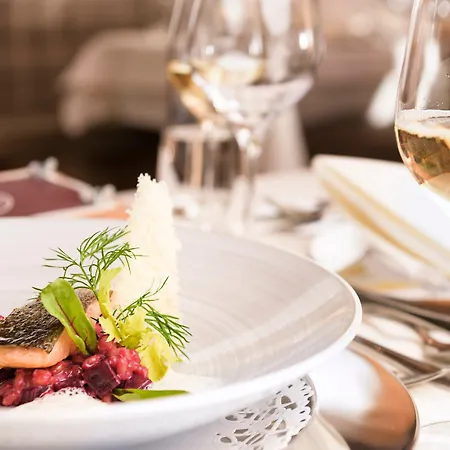 Sepp & Hannis Im Dorf Aparthotel 4*