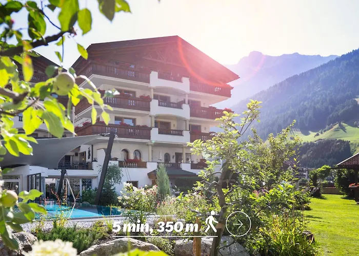 Aparthotel Sepp & Hannis Im Dorf 4*