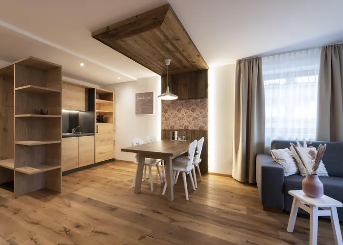 Aparthotel Sepp & Hannis Im Dorf 4*