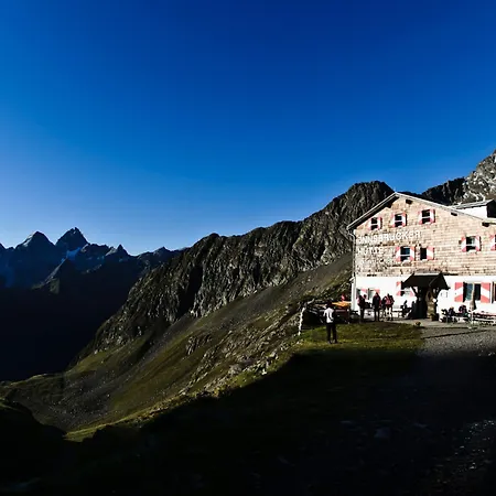 Aparthotel Sepp & Hannis Im Dorf Neustift im Stubaital