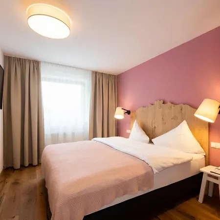 Sepp & Hannis Im Dorf 3*