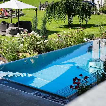 Sepp & Hannis Im Dorf Apartahotel